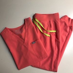 FIGS Hot Coral Catarina/Zamora scrub set